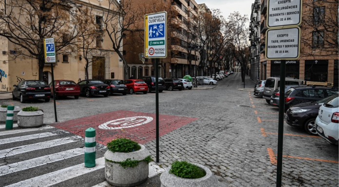 La ZBE enfrenta al Ayuntamiento de Valencia: «La oposición tiene obsesión por la prohibición» La ZBE enfrenta al Ayuntamiento de Valencia: "La oposición tiene obsesión por la prohibición"