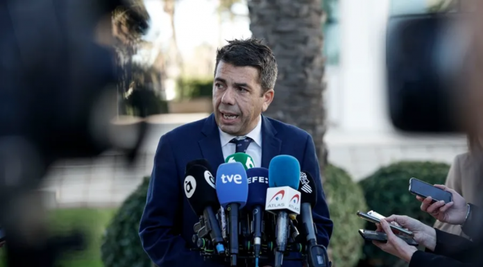 Mazón desvela que llegó al Cecopi a las 20:28 horas, minutos después del envío de la alerta por la DANA Mazón desvela que llegó al Cecopi a las 20:28 horas, minutos después del envío de la alerta por la DANA