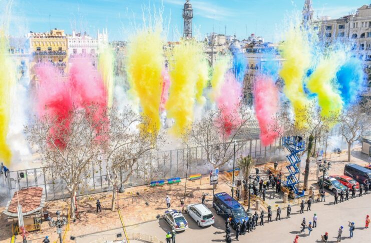 La EMT ofrece 13.000 plazas laborables para ver las mascletaes