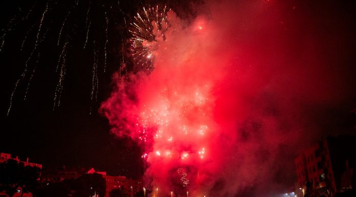 Vídeos: Mascletá simultánea de Caballer en la zona cero