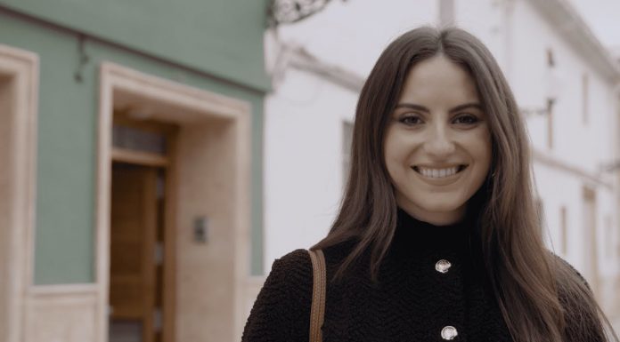 ‘Mantilles de germanor’: Santos Textil apoya a 3 afectadas por la DANA