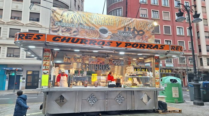 Sanidad llama la atención a medio centenar de buñolerías para continuar abiertas en Fallas