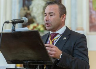 Carles Genís: "La Semana Santa Marinera se vive con pasión, fe y mucha intensidad"