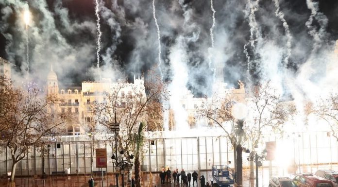 Hora y lugar de la mascletà nocturna de hoy en Valencia