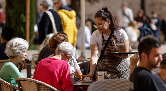Nace el ‘Bono Recuperem Hostaleria’ para consumir en bares afectados por la DANA La nueva ley del 'tupper' obliga a bares y restaurantes a proporcionar envases para sobras sin coste extra