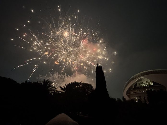 7televalencia-nit-foc Valencia disparará dos castillos con motivo de la Semana Santa Marinera