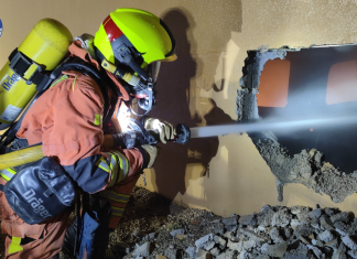 Evacúan un edificio en Gandia tras un incendio