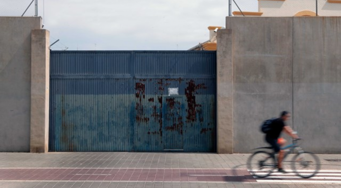 Un incendio en el CIE de Zapadores deja dos policías heridos por inhalación de humo