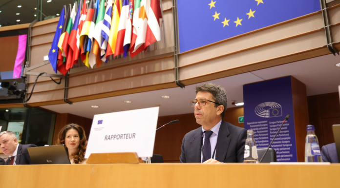 Mazón apela a «la unidad» de Europa y aboga por «parar la guerra arancelaria» iniciada por Trump Mazón apela a "la unidad" de Europa y aboga por "parar la guerra arancelaria" iniciada por Trump