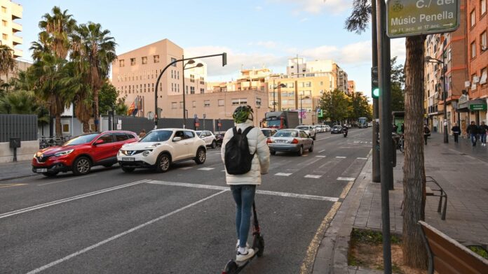 7televalencia patinete calle valencia 2 Detienen al ladrón de patinetes que actuaba en Patraix
