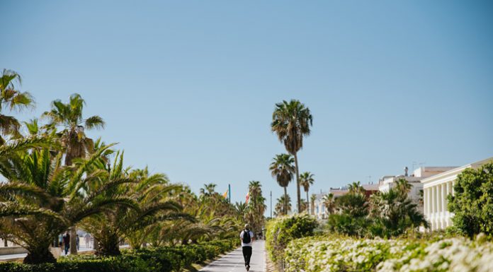 Un hombre intenta realizar compras con una tarjeta sustraída en Valencia