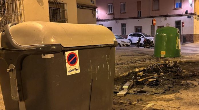 Detienen a un hombre tras quemar 8 contenedores en Benicalap