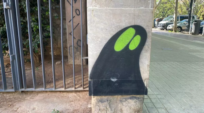 Investigan a dos jóvenes por llenar Valencia de los peculiares grafitis ‘La Sombra’ “La Sombra” en Valencia: dos grafiteros identificados por pintar figuras con ojos verdes