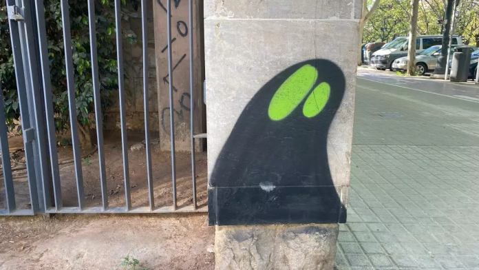 “La Sombra” en Valencia: dos grafiteros identificados por pintar figuras con ojos verdes