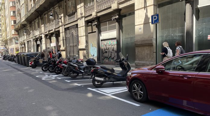 Nueva zona de estacionamiento de motos en el centro de Valencia