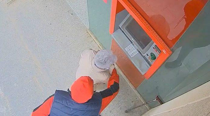 Atraca a una mujer de 79 años cuando sacaba dinero en un cajero en Requena