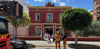 Un incendio obliga a desalojar un centro de salud de Paterna