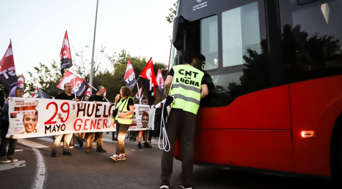 La huelga general arranca con piquetes y cortes de tráfico en Valencia