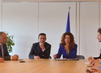 L’Horta Sud demana a la Unió Europea ajuda per a soterrar el tren i canalitzar els barrancs Reunió de la Mancomunitat de l'Horta Sud a la Unió Europea