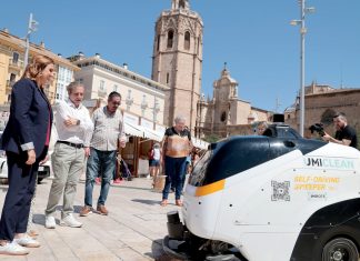 El primer robot de limpieza inteligente empieza a patrullar por el centro de Valencia