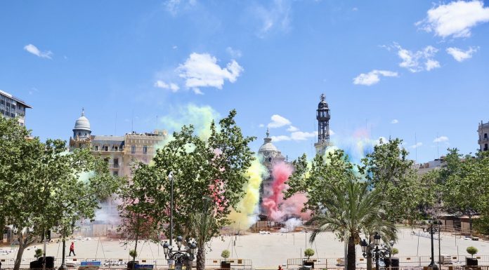 Revive la mascletà del «Día de la Mujer» la mascletà