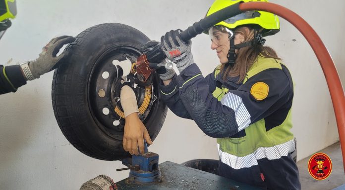 Así excarcelan los bomberos a los accidentados en las carreteras