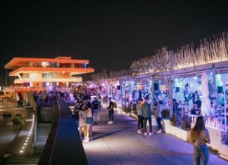 Los locales de la Marina mantienen su actividad