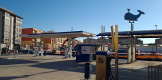 Cierran una gasolinera de Alaquàs tras dejar sin coche a cerca de 40 conductores