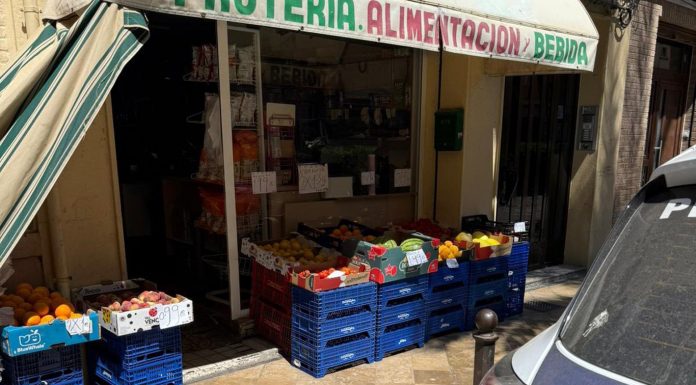 Detienen a un hombre que vendía marihuana en una frutería del barrio de Nazaret