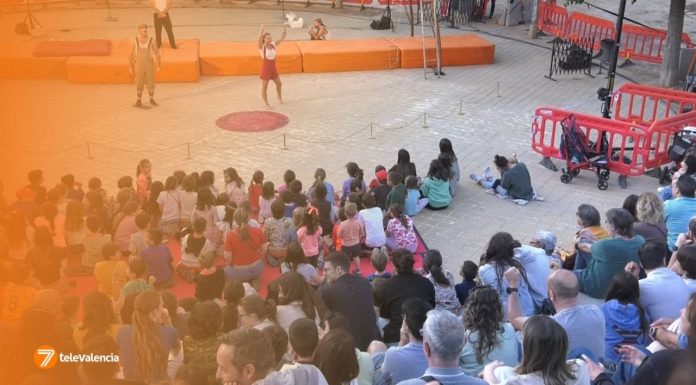 El MAC llena las calles de Mislata con récord de espectáculos itinerantes Mislata Mac 2025