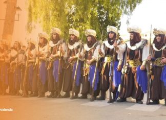 Rafelbunyol viu els seus primers Moros i Cristians