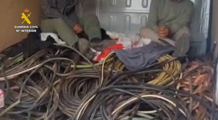 Cae la ‘Mafia del cobre’ tras cometer un centenar de robos por un valor de 2,5 millones de euros Cae la 'Mafia del cobre' tras cometer un centenar de robos por un valor de 2,5 millones de euros