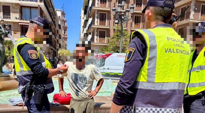 El hombre que intentó degollar a una turista en València sufría un ataque de furia descontrolada