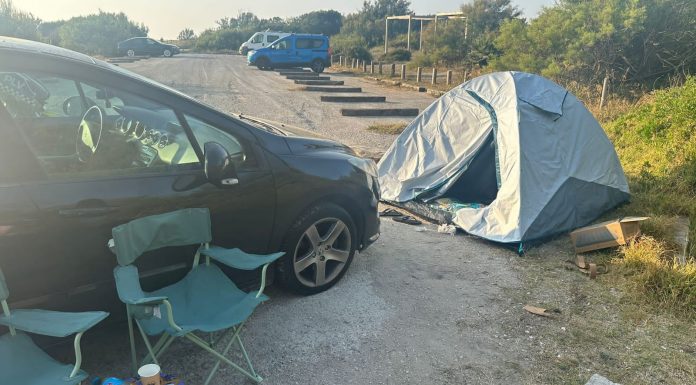 La Policía Local quiere acabar con las acampadas ilegales de El Saler