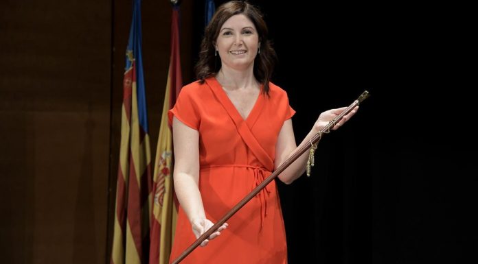 Maribel Albalat en su investidura