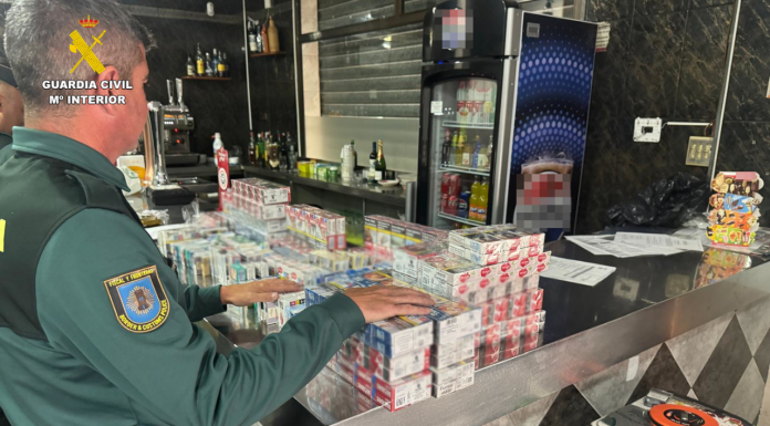 Cae un ‘narcobar’ en Valencia por vender tabaco robado y cocaína tras la barra Cae un 'narcobar' en Valencia por vender tabaco robado y cocaína tras la barra