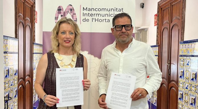 La Mancomunitat de l’Horta Sud y la FMVP piden al Gobierno que amplíe los plazos para ejecutar la reconstrucción Paqui Bartual, presidenta de la FVMP, y José Cabanes, Presidente de la Mancomunitat de l'Horta Sud