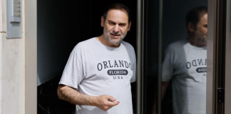 Una mujer intenta sacar un disco duro de la casa de Ábalos con la excusa de pasear al perro