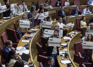 Les Corts suspende la sesión de control a Mazón por una 'plantà' de Compromís