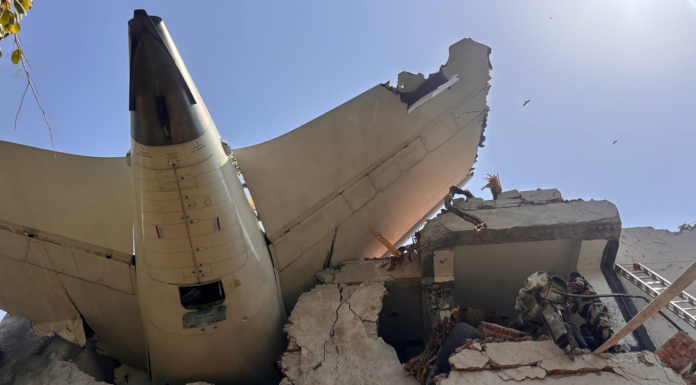 Vídeo | Un avión a Londres se estrella con 242 pasajeros Vídeo | Un avión a Londres se estrella con 242 pasajeros