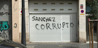 Ábalos denuncia pintadas vandálicas en su domicilio de Valencia: "Han puesto en peligro mi seguridad"