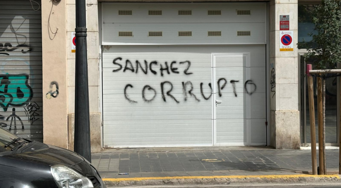 Ábalos denuncia pintadas vandálicas en su domicilio de Valencia: «Han puesto en peligro mi seguridad» Ábalos denuncia pintadas vandálicas en su domicilio de Valencia: "Han puesto en peligro mi seguridad"