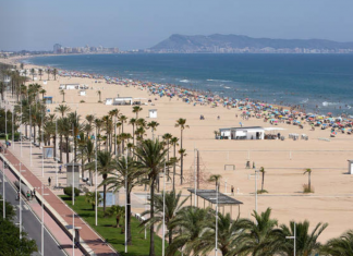 Fallece ahogada una mujer en la playa de Gandia