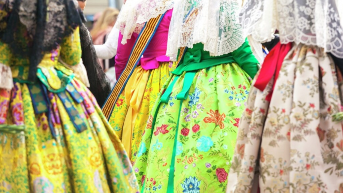 Las Falleras Mayores 2026 y sus cortes de honor ya tienen indumentaristas