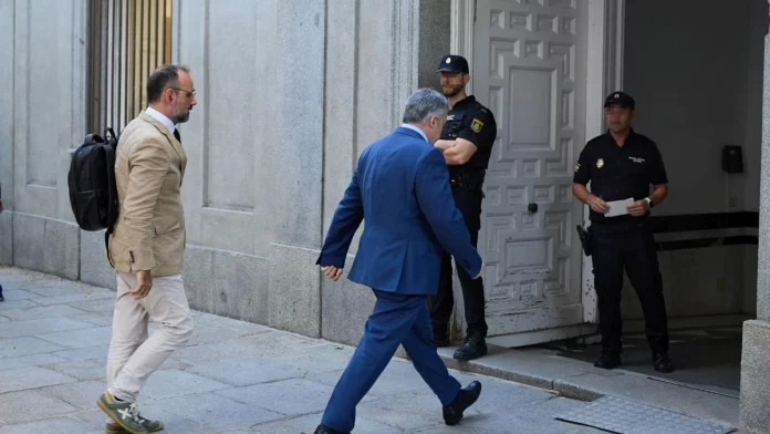 Terremoto político nacional: Santos Cerdán entra en prisión y Cuca Gamarra deja la secretaria del PP