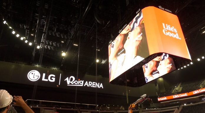 El Roig Arena enciende el videomarcador más grande de Europa