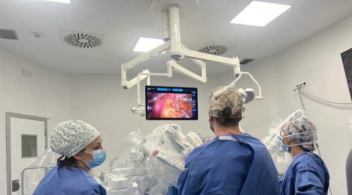 El robot Hugo RAS supera las 100 cirugías en el Hospital Arnau de Vilanova