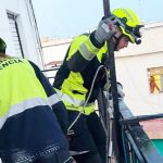 Los bomberos rescatan a una mujer de 86 años cerca del Paseo la Petxina