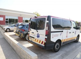 Instalaciones sanitarias en la playa de Puçol