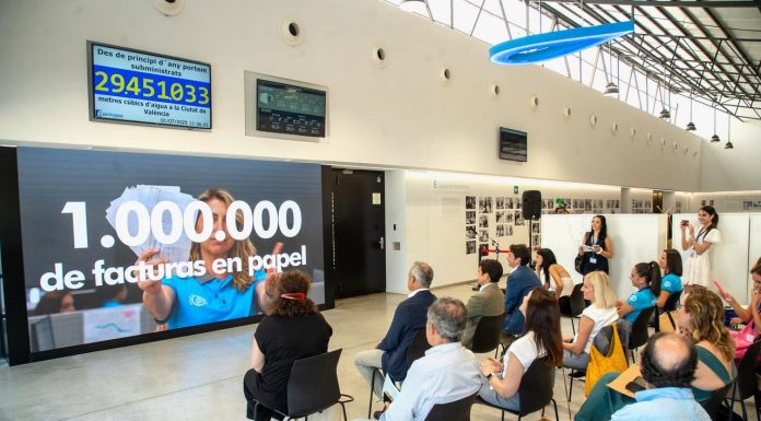 Cerca de 175.000 valencianos son ya usuarios de la factura electrónica del agua Presentación de la factura de EMIVASA